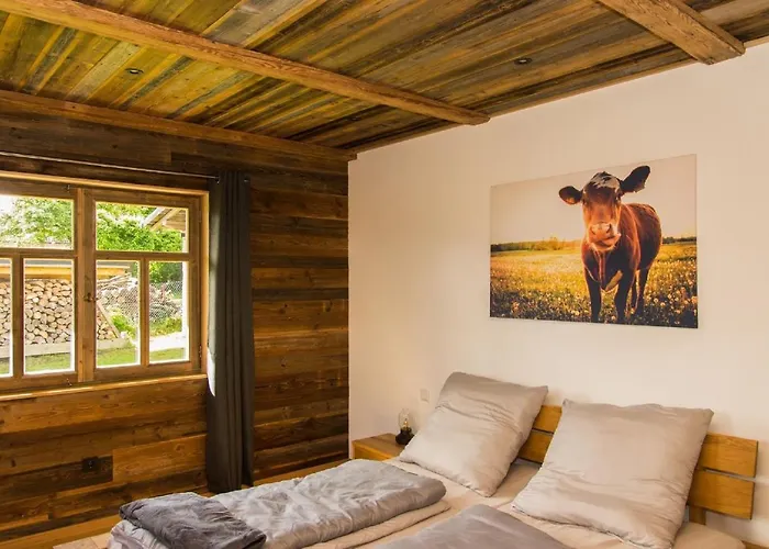 Chalet Am Oelberg Mit Badefass Und Altholzsauna
