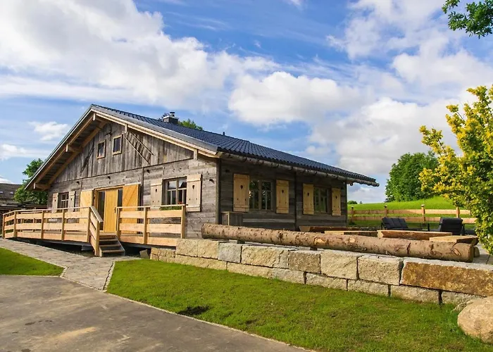 Chalet Am Oelberg Mit Badefass Und Altholzsauna