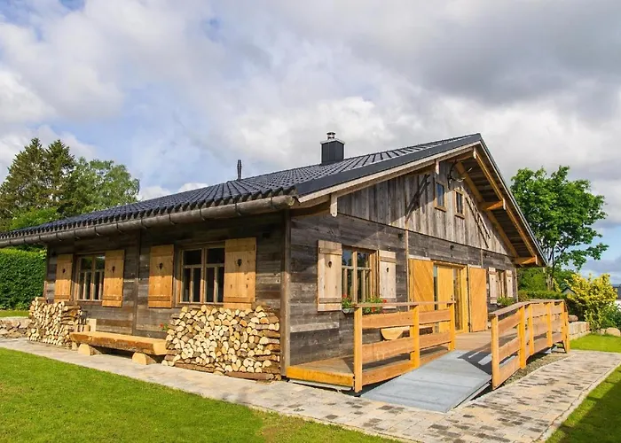 Chalet Am Oelberg Mit Badefass Und Altholzsauna