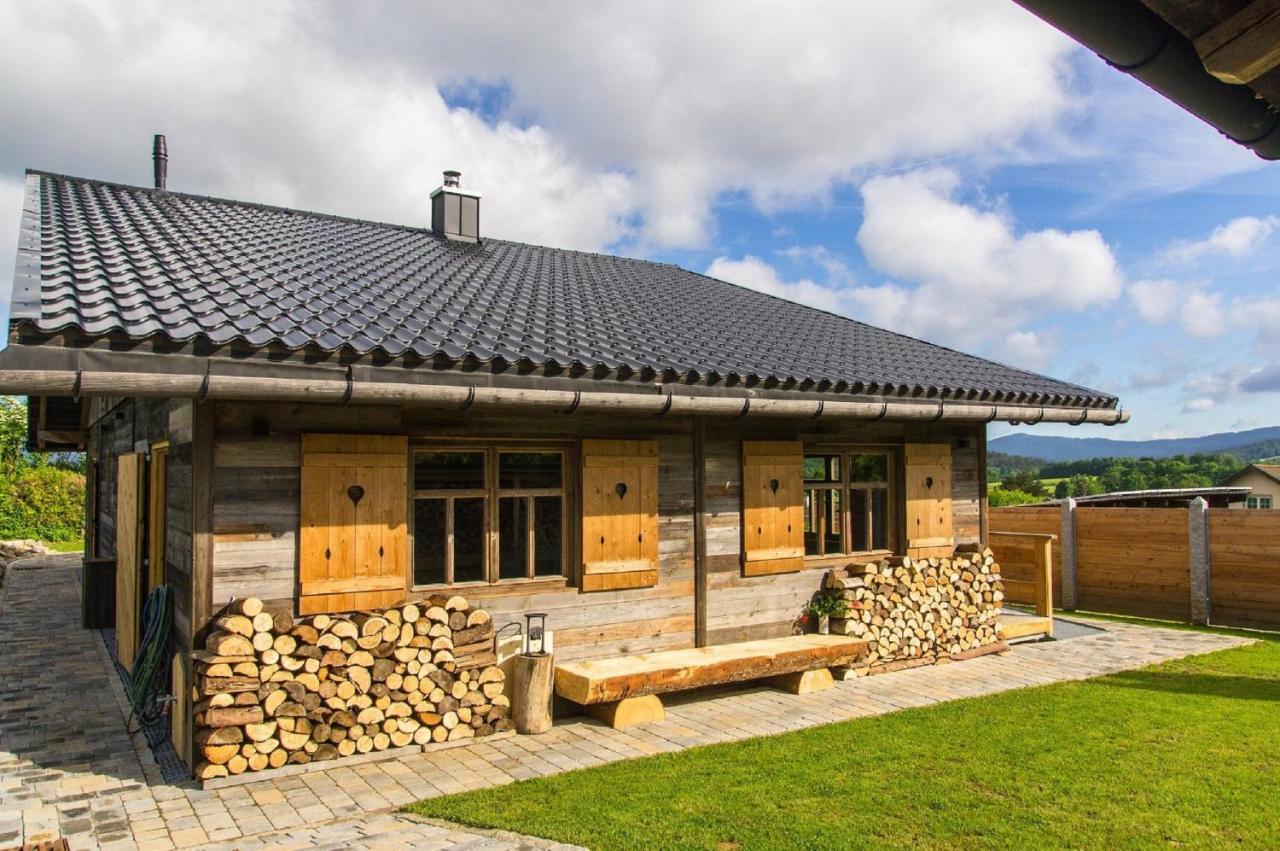 Am Oelberg Mit Badefass Und Altholzsauna Chalet